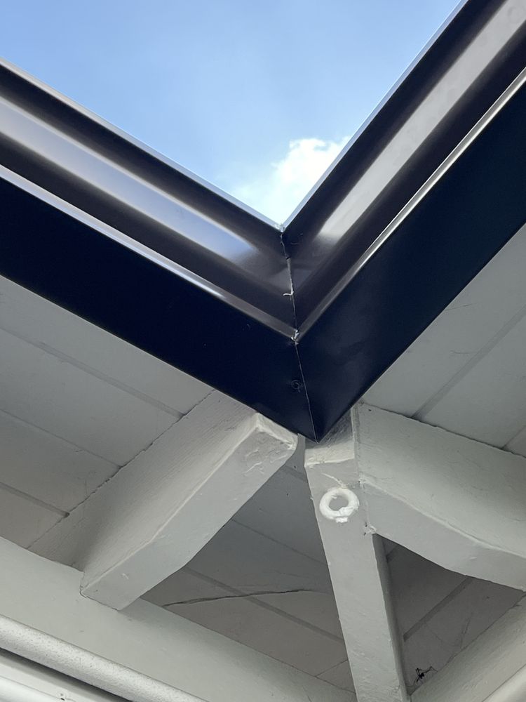 Slide of Geo' Metal And Gutters