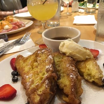 Giovanni's Brooklyn Eats - French toast and bottomless mimosas - Italian Near Me - Brooklyn, New York