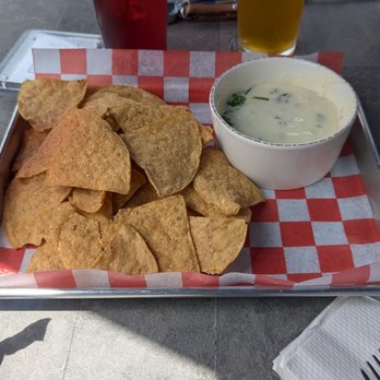Arriba Rooftop - Chilli con queso - Tex-Mex Near Me - Chicago, Illinois