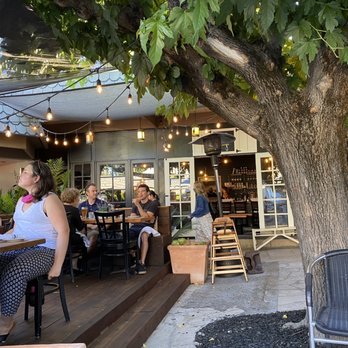 The Hideout Kitchen - Beautiful courtyard - New American Near Me - Lafayette, California