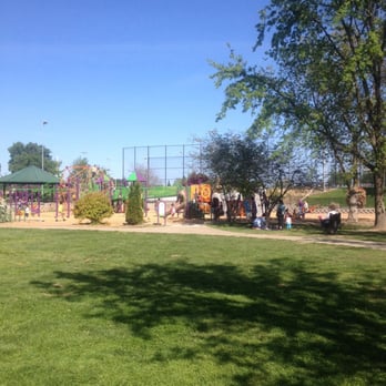 Antelope Community Park - A lot of equipment for the kids to play on - Playgrounds Near Me - Antelope, California