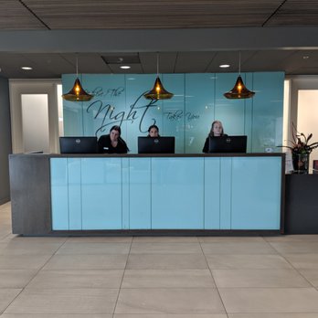 Hotel Eastlund - Front Desk - Hotels Near Me - Portland, Oregon Hotel Eastlund - Front Desk - Hotels Near Me - Portland, Oregon