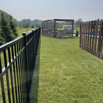 Level Fences - 4 1/2 foot decorative aluminum pool fence. - Fences & Gates Near Me Level Fences - 4 1/2 foot decorative aluminum pool fence. - Fences & Gates Near Me