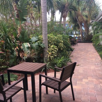 Hotel Isis - Hotels Near Me - Redington Shores, Florida