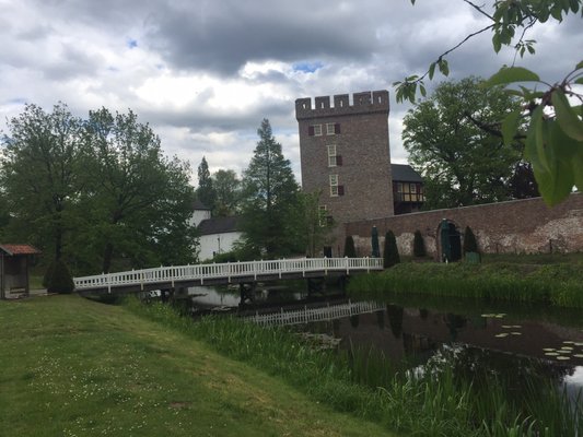Daelenbroeck castle by null