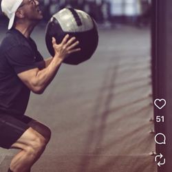 CrossFit Chino Hills - Wall balls during the open
