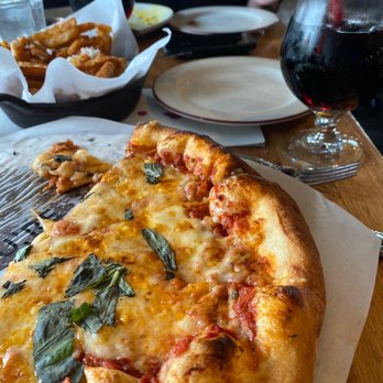 Bar Siena - Bufala Mozzarella & Tomato pizza - Italian Near Me - Chicago, Illinois