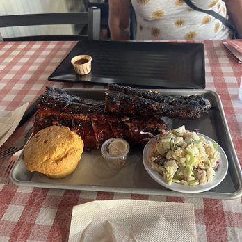 Armadillo Willy's BBQ - Full rack - Barbeque Near Me - San Mateo, California