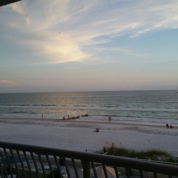 Shoreline Island Resort - Sunset at the beach - Hotels Near Me - Madeira Beach, Florida Shoreline Island Resort - Sunset at the beach - Hotels Near Me - Madeira Beach, Florida