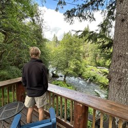 Rushing River Retreat - Beautiful scenery with the relaxing sound of the rushing river, soothing as the sound of waves hitting the shore at the ocean