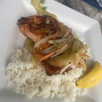 Bay Pointe Waterfront Restaurant - Pan - seared Salmon - American Near Me - Quincy, Massachusetts Bay Pointe Waterfront Restaurant - Pan - seared Salmon - American Near Me - Quincy, Massachusetts