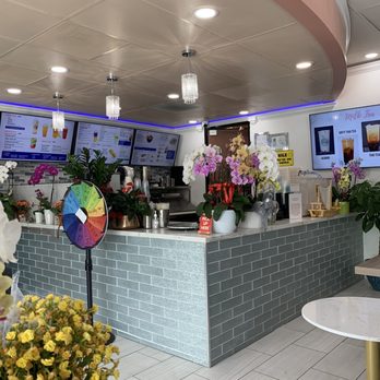 Munchy's Lounge - Cashier - Sandwiches Near Me - Clayton, California