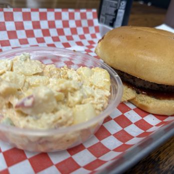 The LA Pit - BBQ burger with potato salad. Delicious - Barbeque Near Me - Gardena, California The LA Pit - BBQ burger with potato salad. Delicious - Barbeque Near Me - Gardena, California