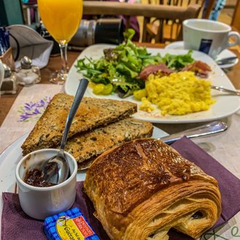 Le Valentin - Amazing Pain au chocolat and Le nutty toast! - Tea Rooms Near Me - Paris, 75 Le Valentin - Amazing Pain au chocolat and Le nutty toast! - Tea Rooms Near Me - Paris, 75