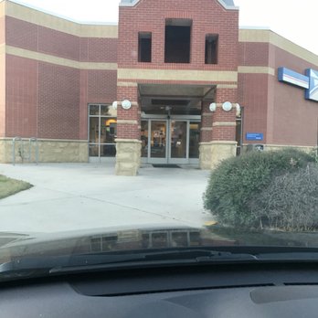 United States Post Offices - Front entrance of Centerville Branch post office - Post Offices Near Me - Snellville, Georgia