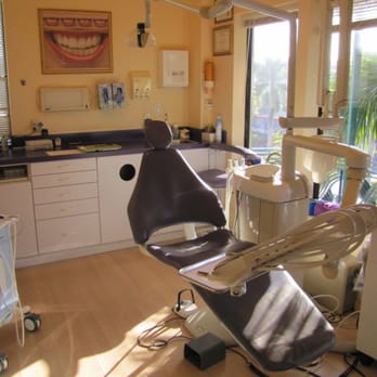 Daniel A. DelCastillo, DMD PA - Miami Beach - Purple Room (Main Operatory) - Cosmetic Dentists Near Me - Miami Beach, Florida Daniel A. DelCastillo, DMD PA - Miami Beach - Purple Room (Main Operatory) - Cosmetic Dentists Near Me - Miami Beach, Florida