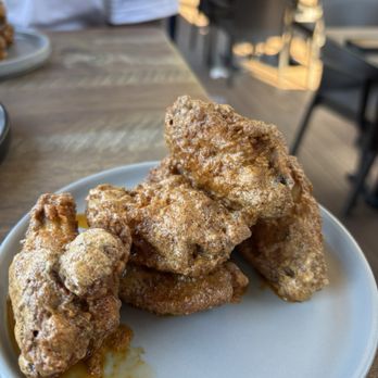 Batch Local Kitchen - Chicken wings - Cocktail Bars Near Me - West Palm Beach, Florida