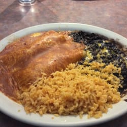 Circo Circo Mexican Restaurant - 2 chicken enchilada combo with black beans and rice
