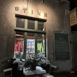 Galerie Café Stine - Café Stine
Kaffee
Kleider
Kunst
