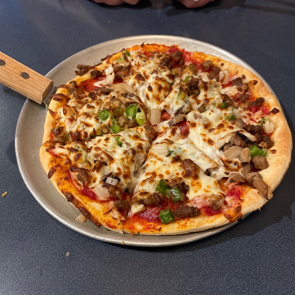 Sirros - Deluxe pizza - Pizza Near Me - Sainte Genevieve, Missouri Sirros - Deluxe pizza - Pizza Near Me - Sainte Genevieve, Missouri