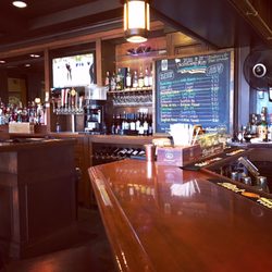 Highlander Pub & Grill - Bar at Highlander Pub&Grill