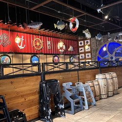 Cajun Bay Seafood & Bar - Decor