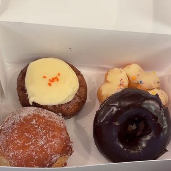 The Donuttery - Carrot cake, mochi, pumpkin cream, double chocolate - Donuts Near Me - Huntington Beach, California The Donuttery - Carrot cake, mochi, pumpkin cream, double chocolate - Donuts Near Me - Huntington Beach, California