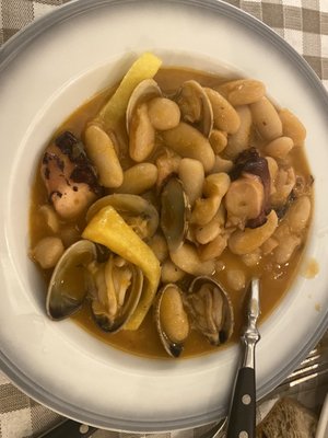 A Noiesa Casa de Comidas by null