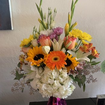 Flowers By Silvestri - Flowers accidentally delivered on 9-14-20 when the order was first placed (but still very beautiful) - Florists Near Me - San Bruno, California