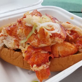 Salty’s Clam Shack - Hot lobster roll - American Near Me - Westerly, Rhode Island