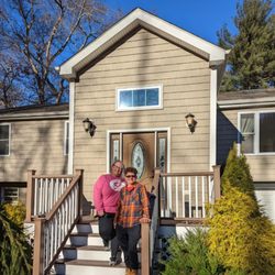 Elizabeth Bain - Commonwealth Standard Realty