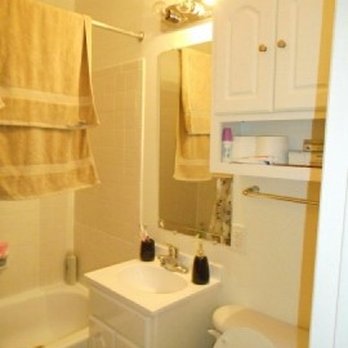 Foxchase - That's the washroom, nothing much to say, it did its job XD - Apartments Near Me - Alexandria, Virginia Foxchase - That's the washroom, nothing much to say, it did its job XD - Apartments Near Me - Alexandria, Virginia