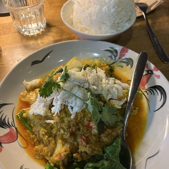 Isarn Thai Soul Kitchen - Crab Stir Fried with Yellow Curry - Thai Near Me - Seattle, Washington