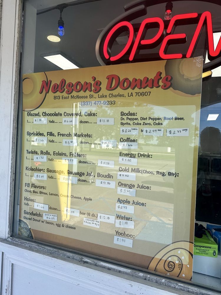 Nelson's Donuts Logo