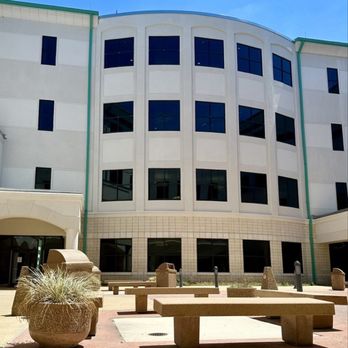 Volusia County Courthouse - Courtyard behind Security - Courthouses Near Me - Deland, Florida Volusia County Courthouse - Courtyard behind Security - Courthouses Near Me - Deland, Florida