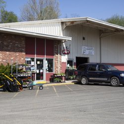 CFC Farm & Home Center - Warrenton storefront.