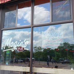Mogie's Pub & Restaurant