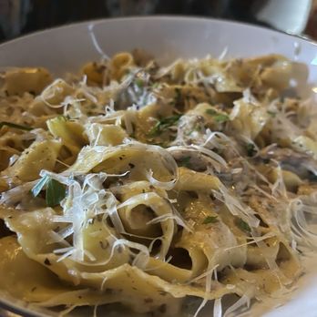 The Bellwether - Mushroom pasta - Cocktail Bars Near Me - St. Louis, Missouri