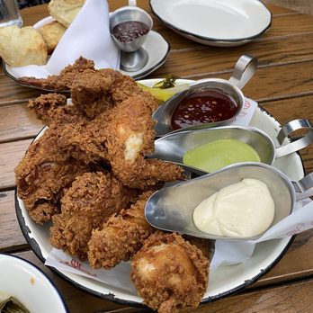 La Lucha - Fried chicken platter - Seafood Near Me - Houston, Texas La Lucha - Fried chicken platter - Seafood Near Me - Houston, Texas