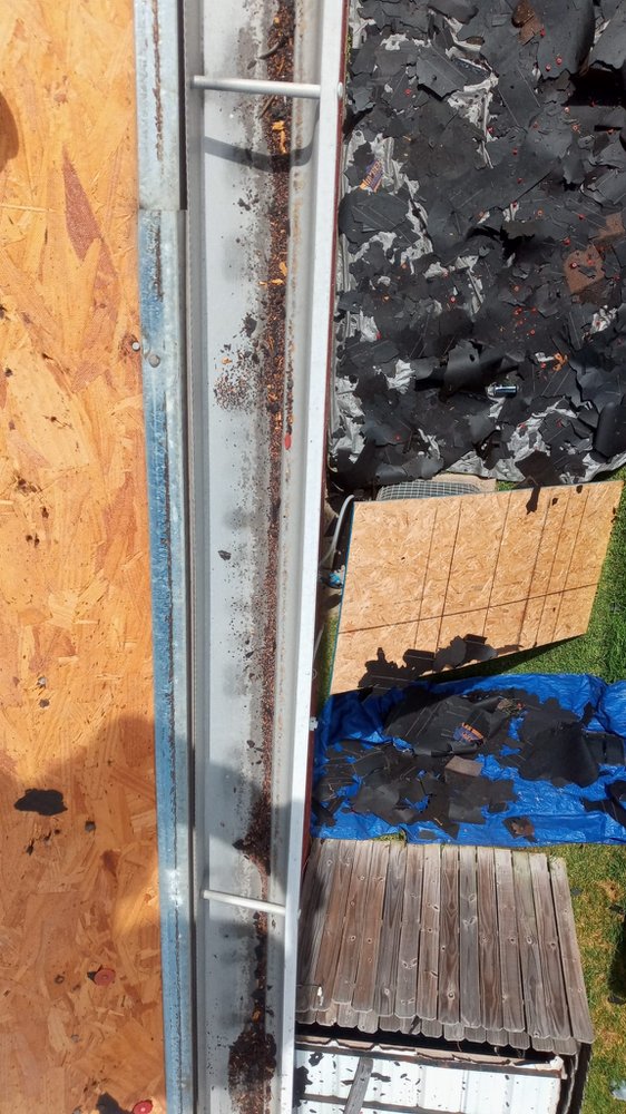 Slide of AZ Roofing Experts