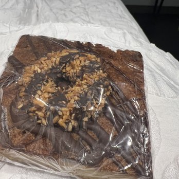 Hollywood's Restaurant & Bakery - Samoa Brownie - American Near Me - Roanoke, Virginia