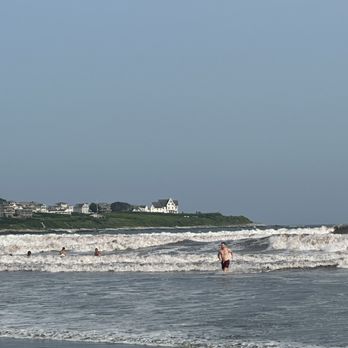 Easton's Beach - Beaches Near Me - Newport, Rhode Island