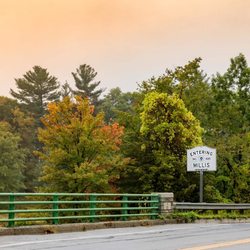 Town of Millis - Entering Millis, MA (from Millis) This is Millis/Medfield.