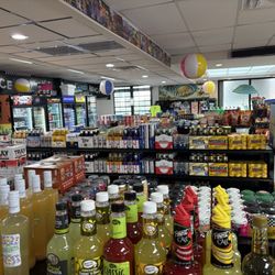 La Bodeguita Convenience Store - Interior