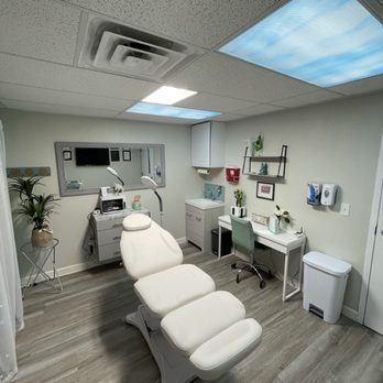 Maulini Esthetics Body And Skin Spa