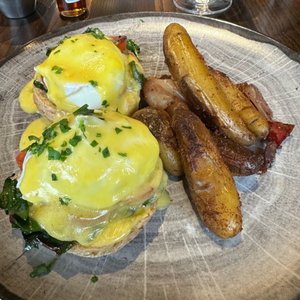 Photo of Barking Frog - Woodinville, WA, United States. Eggs Benedict