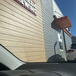 Dunkin' - Drive thru
