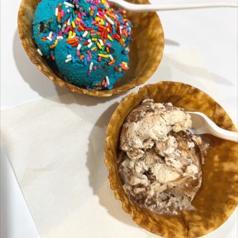 Cone Gourmet Ice Cream - two cones with ice cream and sprinkles - Ice Cream & Frozen Yogurt Near Me - Chicago, Illinois Cone Gourmet Ice Cream - two cones with ice cream and sprinkles - Ice Cream & Frozen Yogurt Near Me - Chicago, Illinois