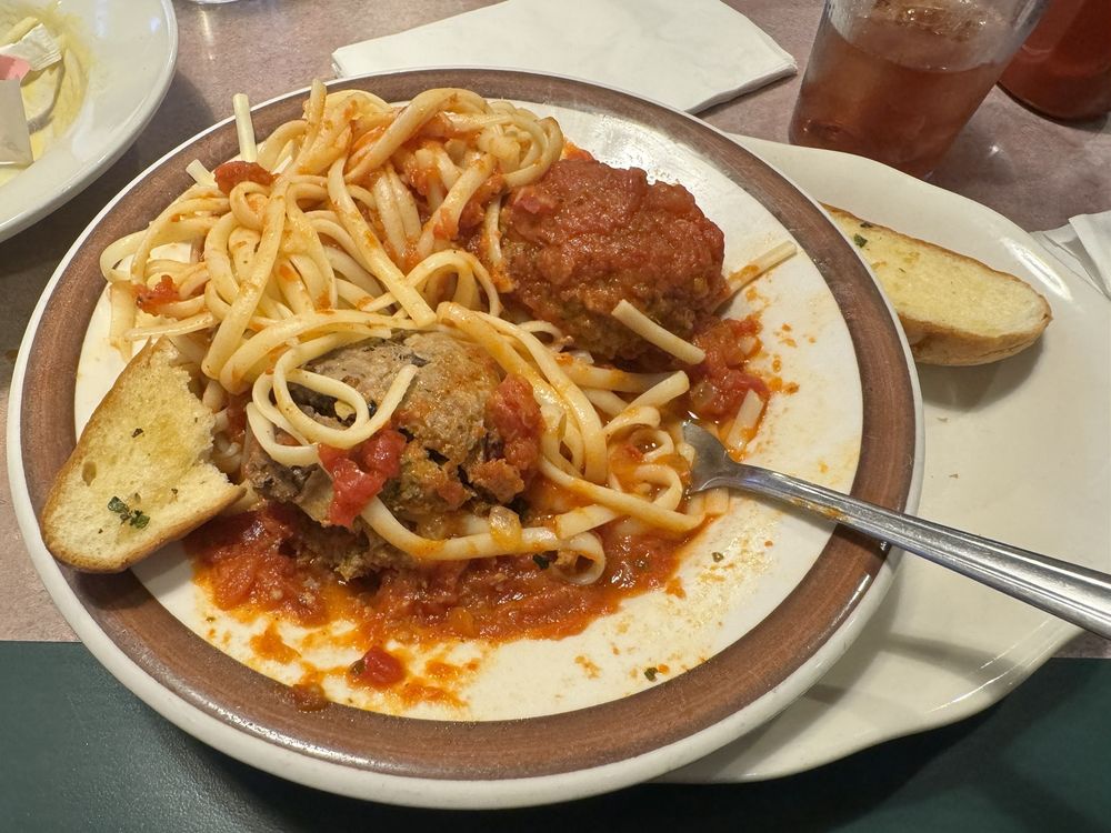 BLUE MOUNTAIN FAMILY RESTAURANT Updated November 2024 25 Photos