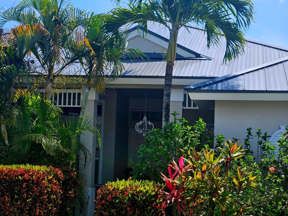 Slide of Expert Roofing Services